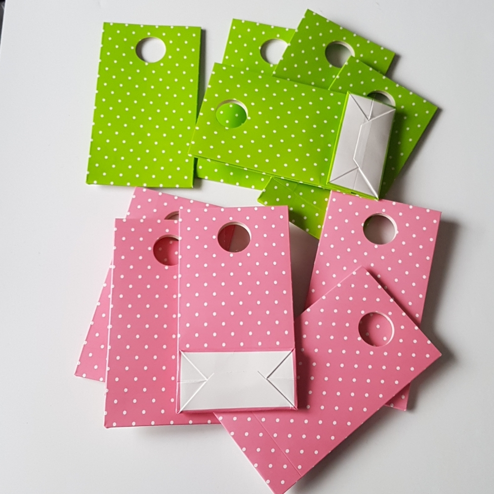 11 pcs Dots Cardboard Favor Bags Loot Bags Treat Bags 3.75"x5.25" inches